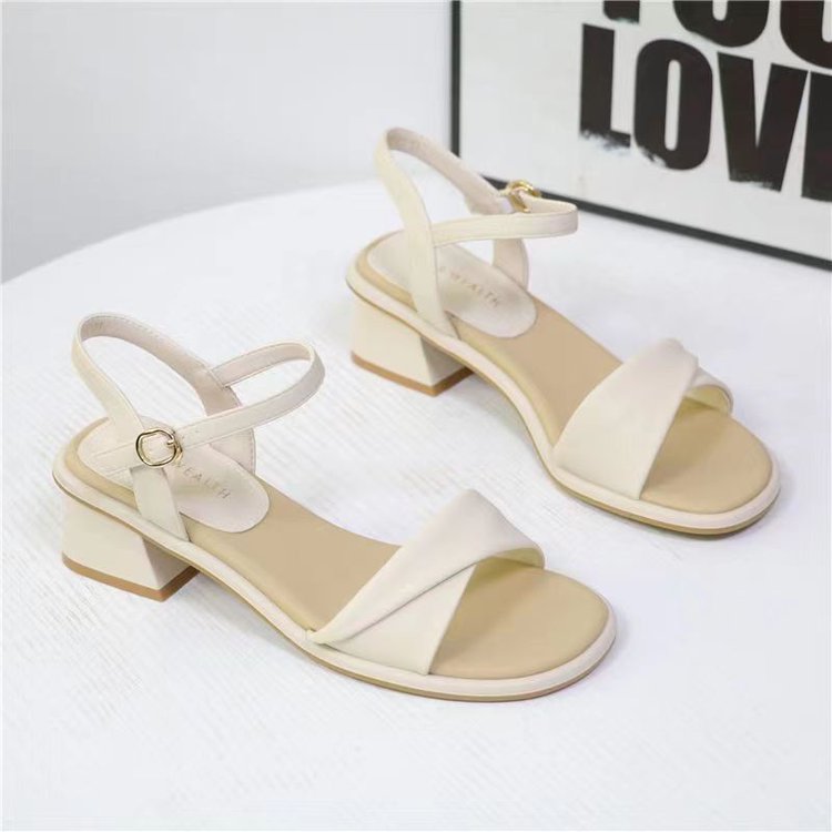 Evening Breeze Block Heel Sand - Ankle Strap Attachment のレビューと価格