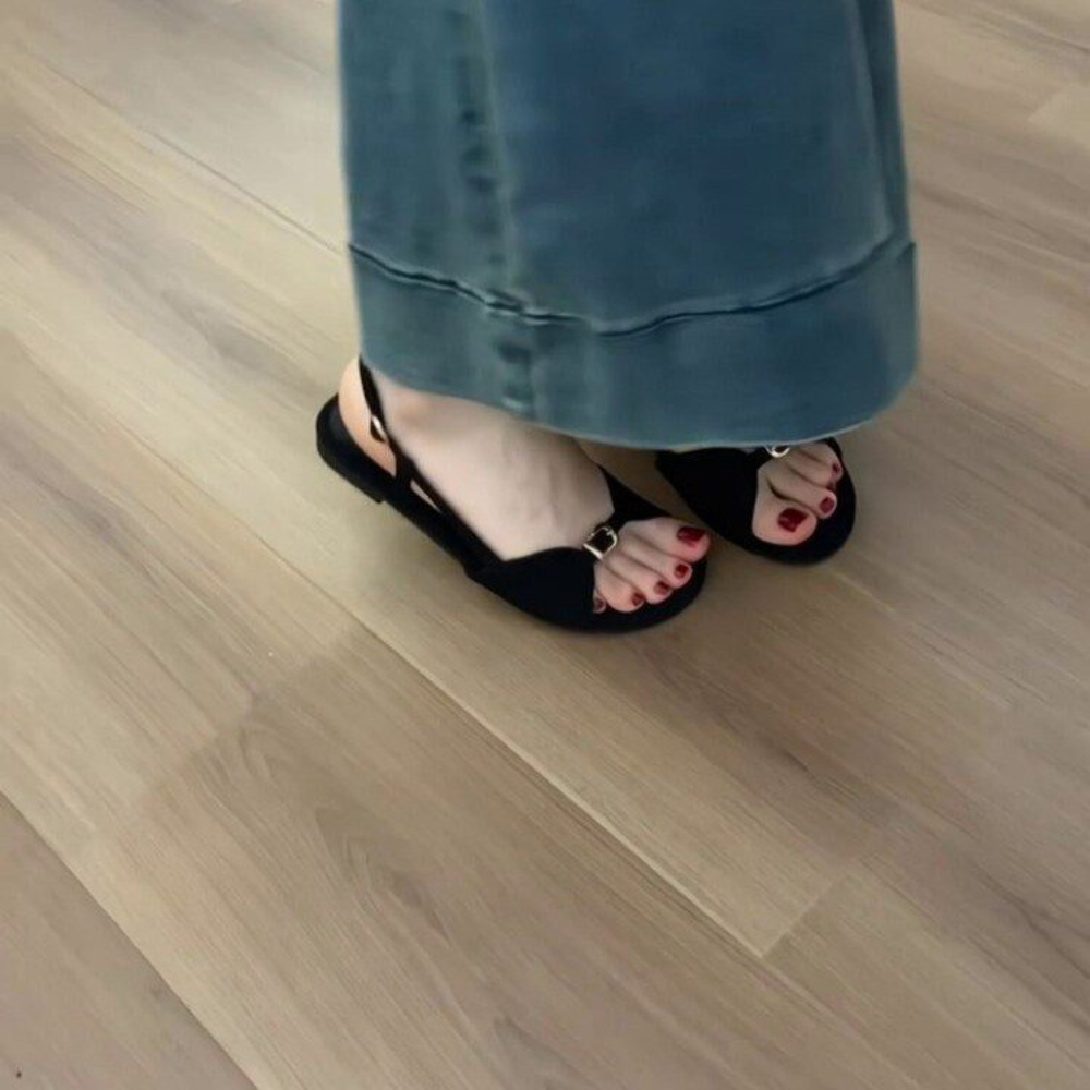 Minimalist Suede Mules Women F - Ankle Strap Attachment のレビューと価格