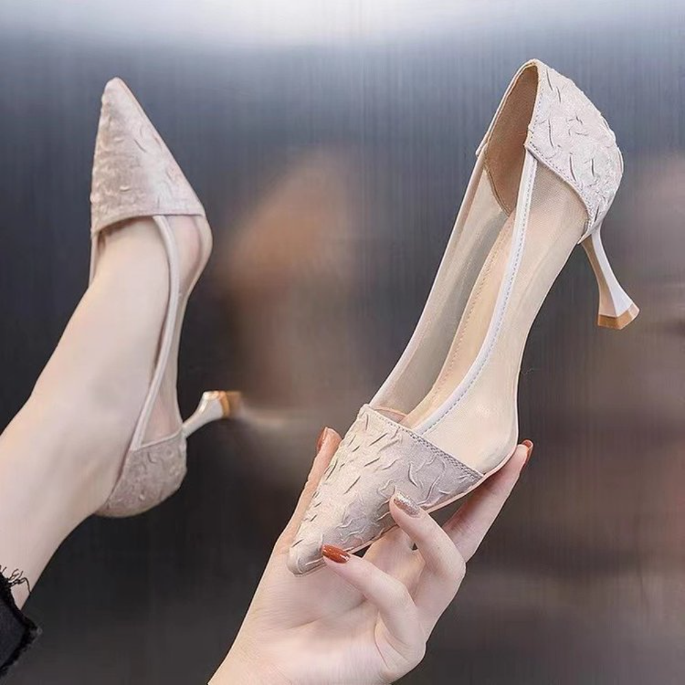 Luxe Embossed Sheer Mesh Pumps - Ankle Strap Attachment のレビューと価格