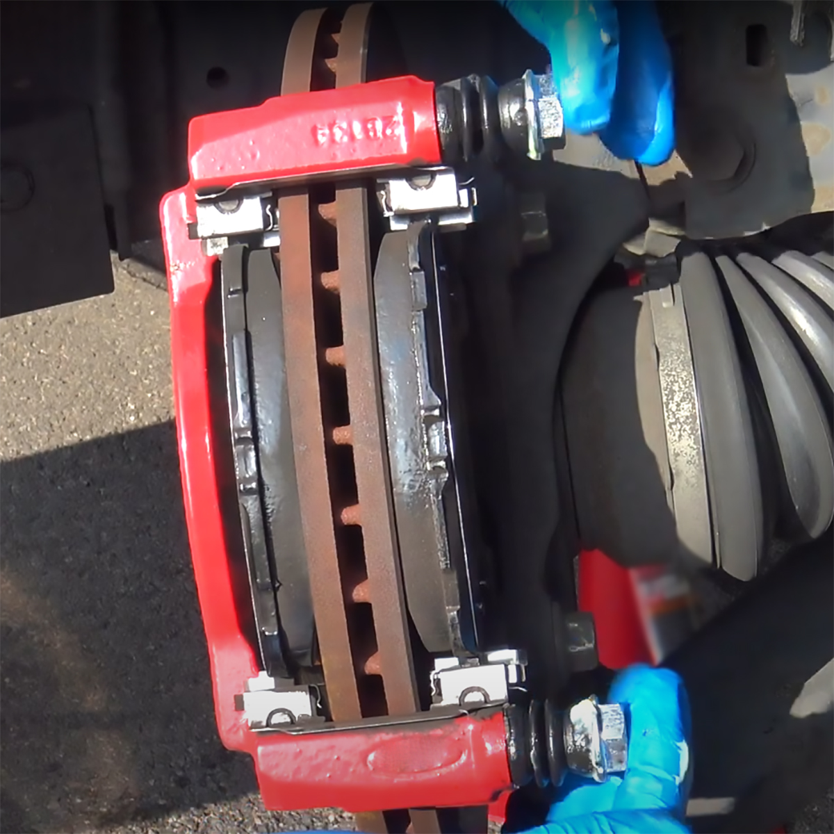 Front Brake Caliper Slider Gui - Gliding Disc Slider のレビューと価格