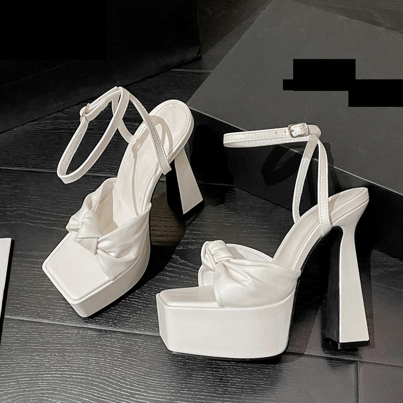 Eilyken Designer Pleated Squar - Ankle Strap Attachment のレビューと価格