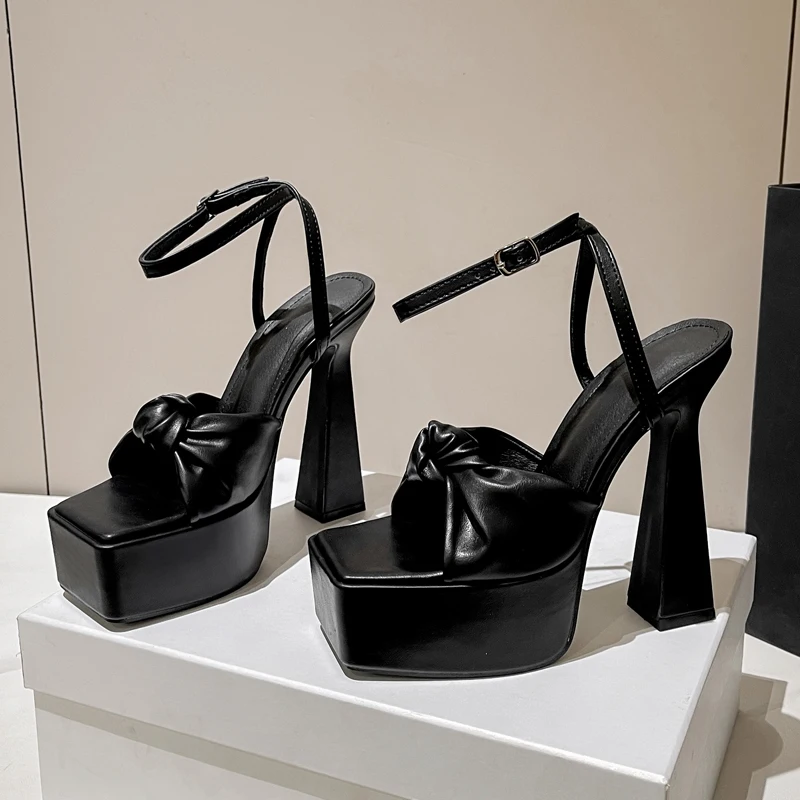 Eilyken Designer Pleated Squar - Ankle Strap Attachment のレビューと価格